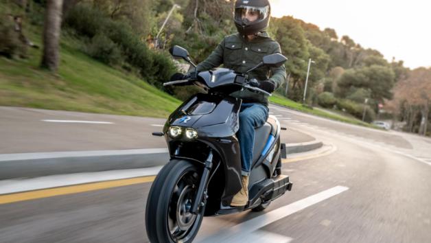 Ray 7.7 : Ηλεκτρικό Scooter με επιδόσεις 300αριού 